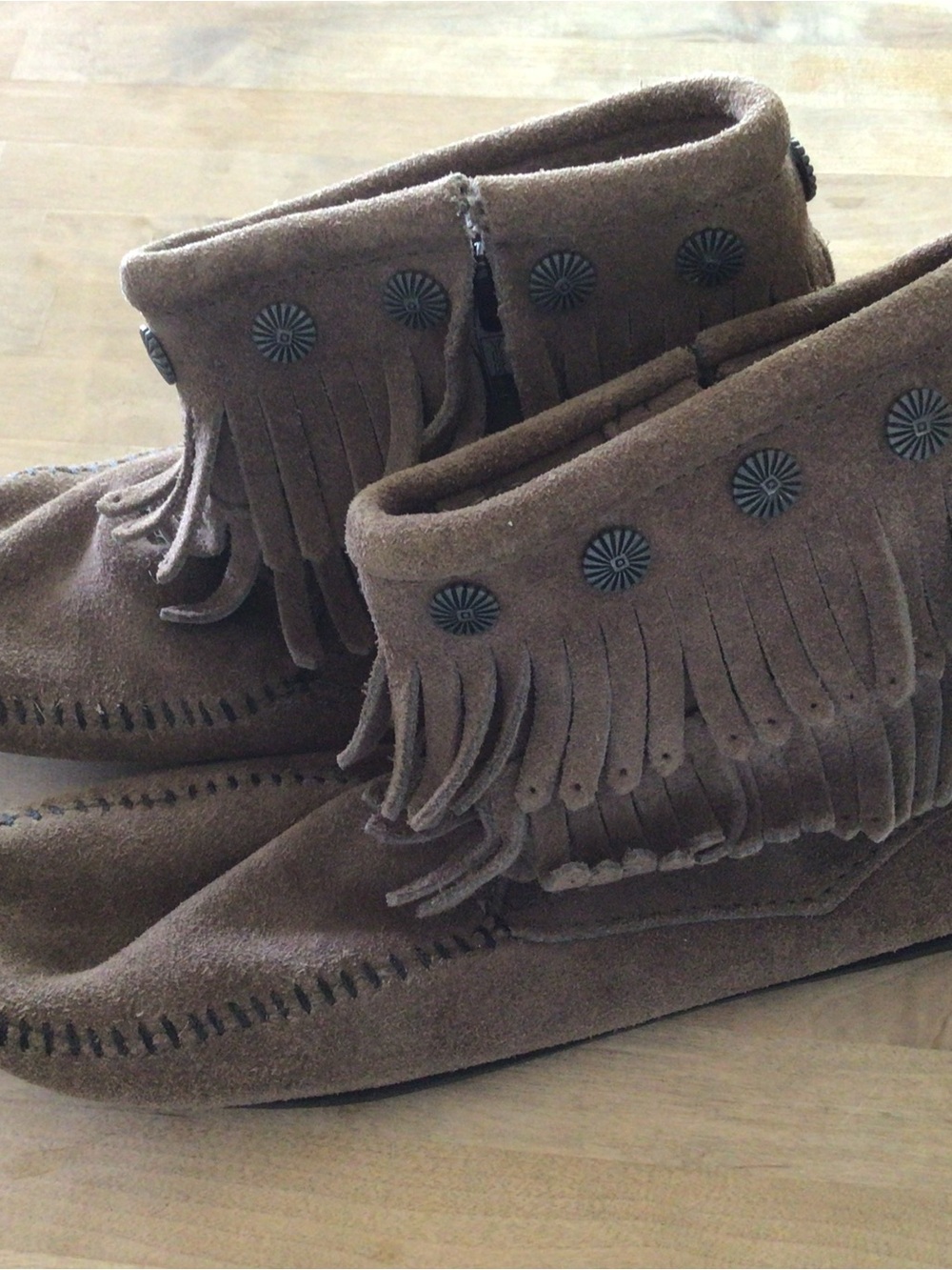 Minnetonka Double Fringe Ornate Boots-6 1/2